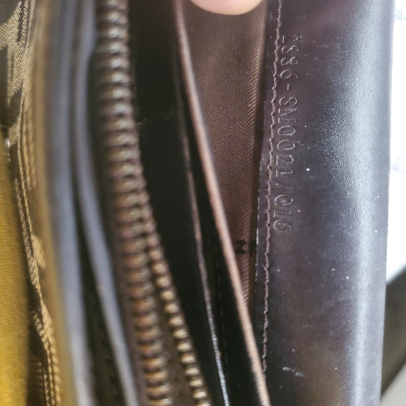 🤎💜FENDI ZUCCA long wallet. - Picture 5 of 10